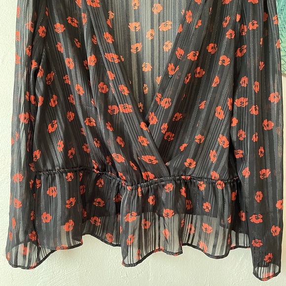 WAYF BLOUSE - Picture 2 of 5